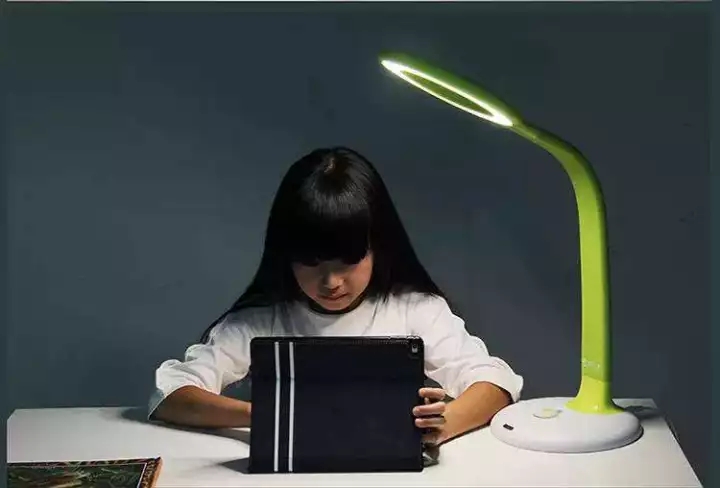 眼科醫(yī)生：兩大因素，教您有效防護(hù)近視眼